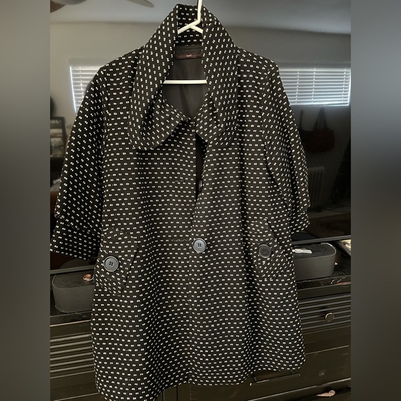 Beautiful coat - Picture 2 of 8